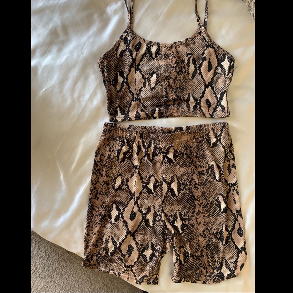 SHEIN Snake Print Biker Short Set